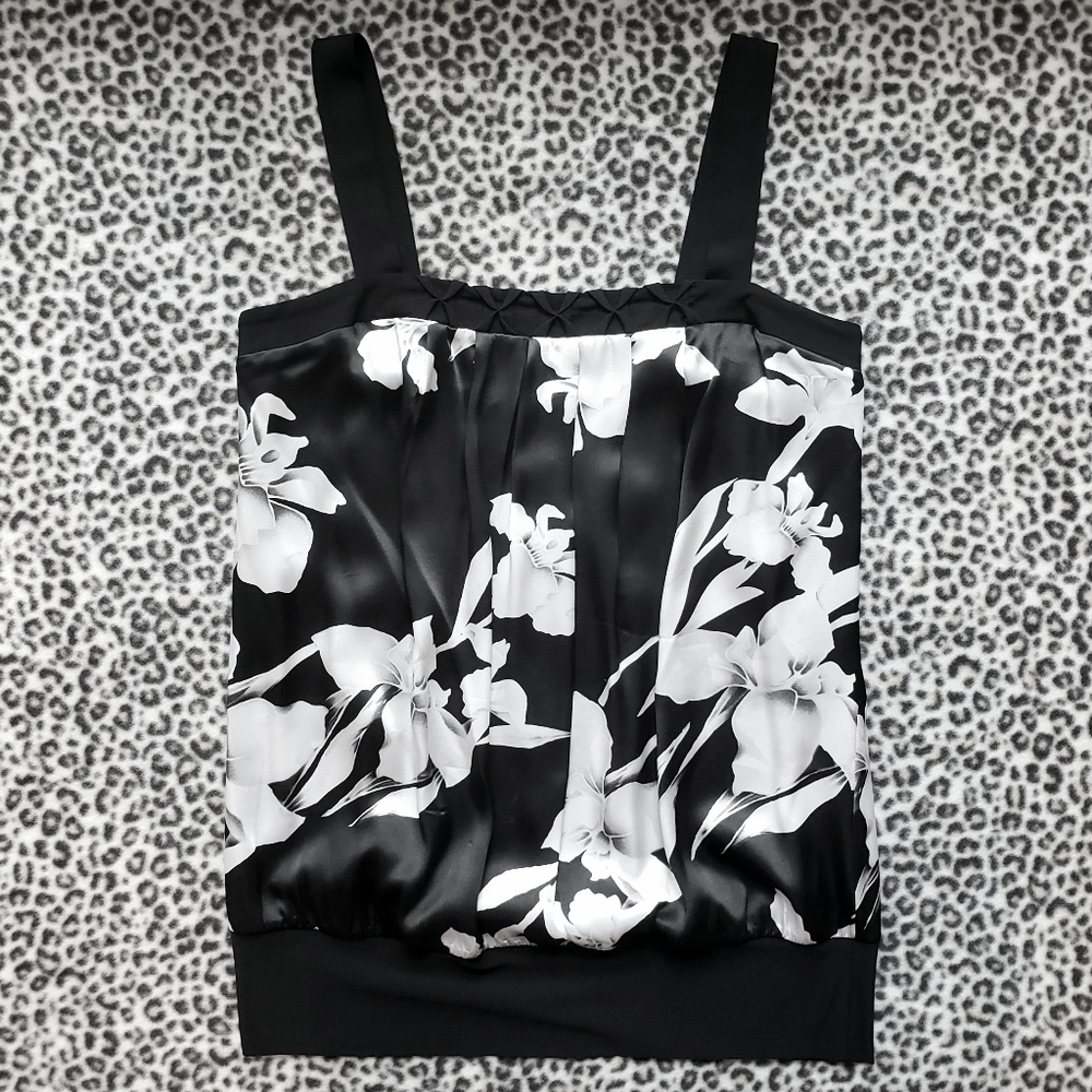 WHBM Silk Floral Print Black and White Dressy Tank Top, Size Medium, GUC